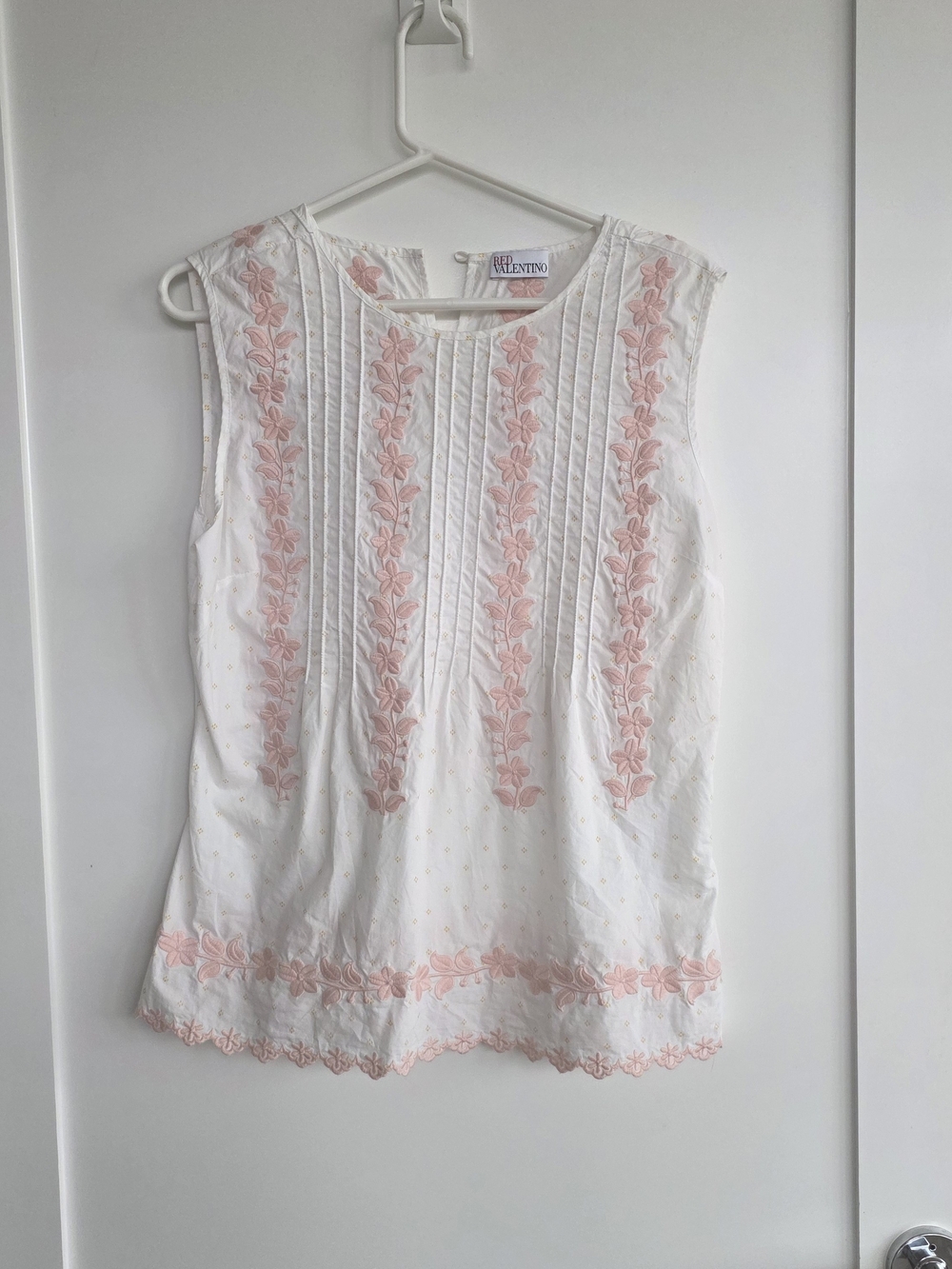 Red Valentino White Sleeveless Embroidered Top with Pink Accents
